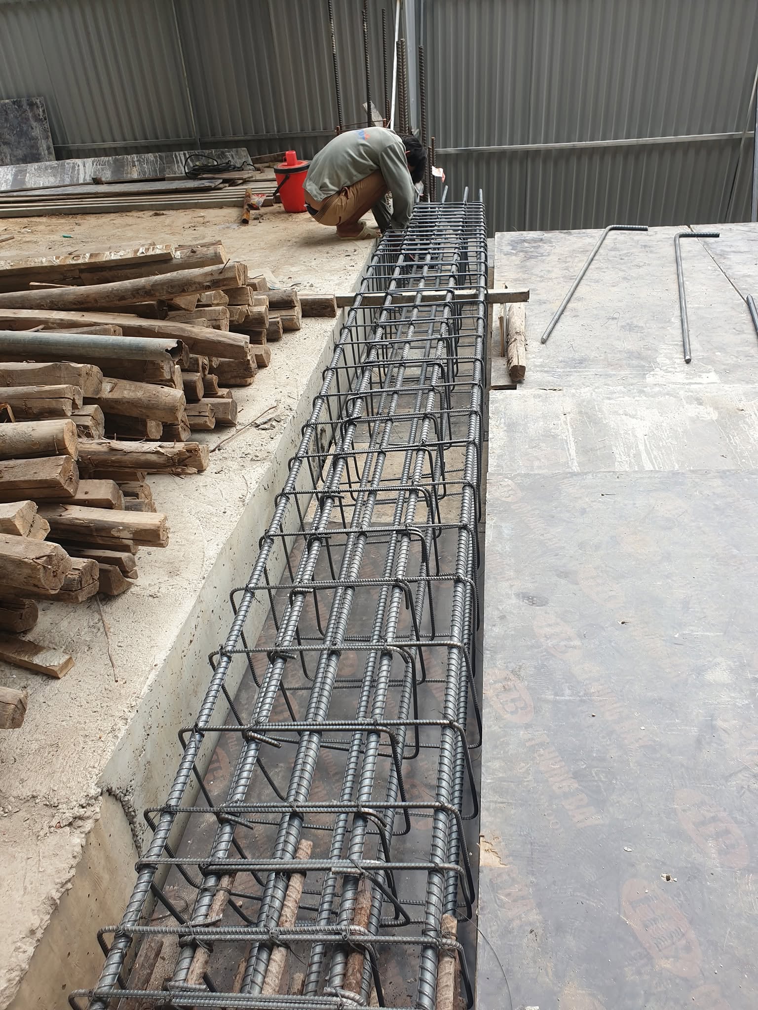 Thi Công Nhà Xưởng Tiền Chế Theo Yêu Cầu Được Thực Hiện Theo Quy Trình Như Thế Nào?